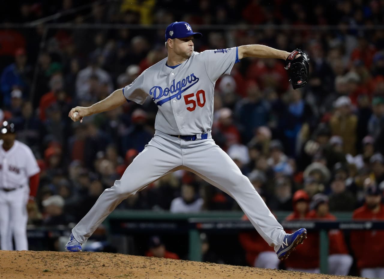 Ryan Madsson netró a hacerse cargo. Se mantuvo en la lomita 1.0 inning, dio un boleto y ponchó a uno.