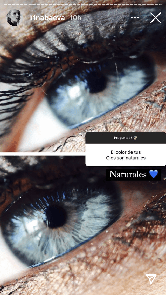 Afirmó que el tono de sus ojos azules es natural.