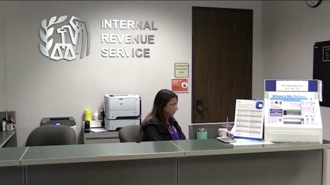 IRS cambia sus formularios e incluye una pregunta sobre estatus migratorio