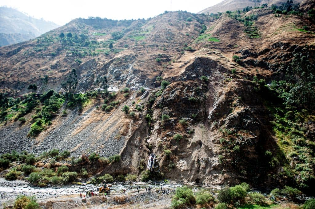 Más de 20 muertos en Perú tras la caída de un autobús de pasajeros por un precipicio