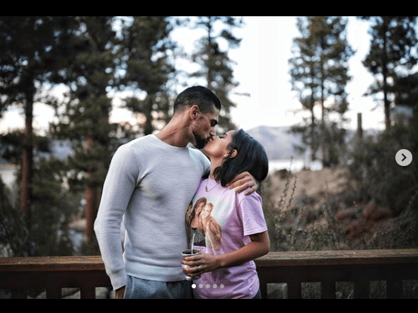 Los seguidores de Becky G comenzaron a sospechar que la cantante estuviera planeando boda con su novio Sebastian Lletget, volante ofensivo de Los Ángeles Galaxy.