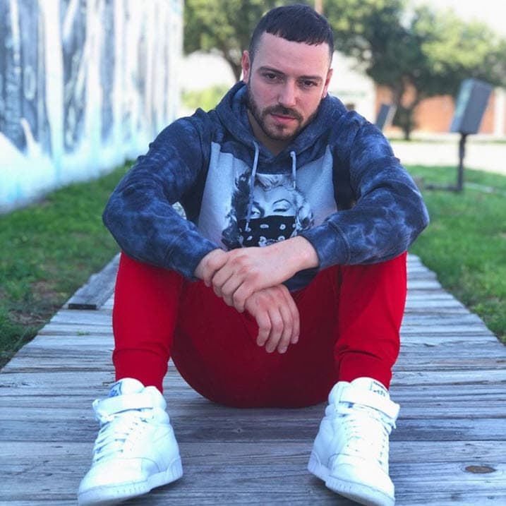 Actualmente Pee Wee tiene 32 años y planes de seguir su carrera musical.