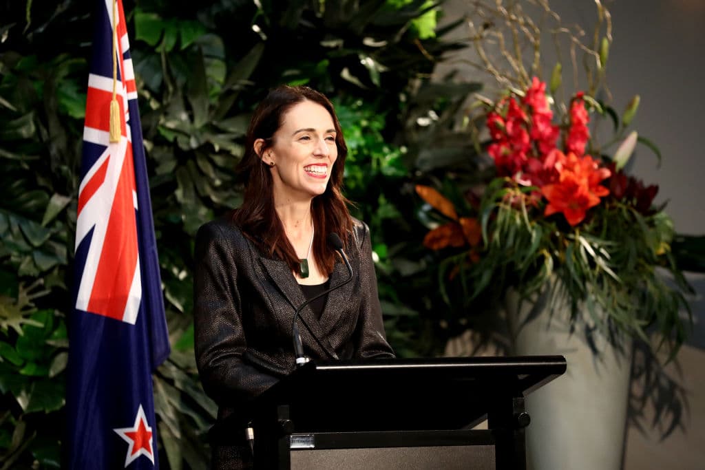 Curiosamente comparte la fecha de nacimiento con la hija de Jacinda Ardern, la primer ministro de Nueva Zelanda.
<br>