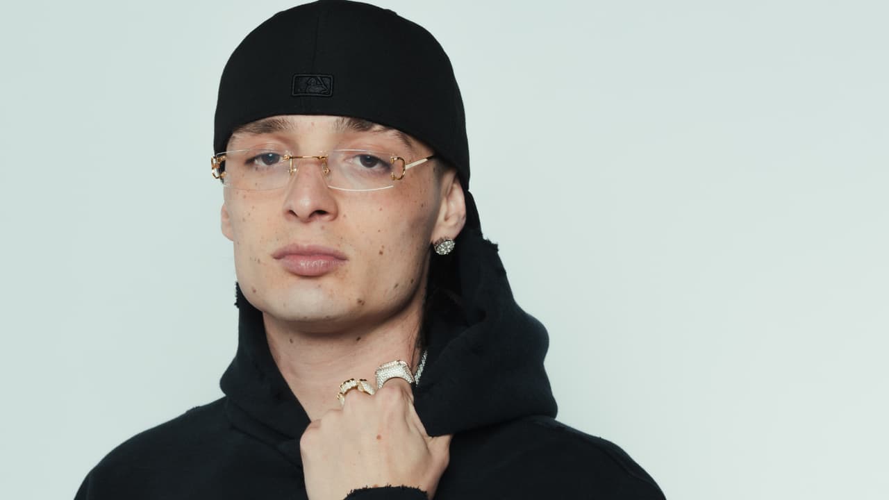 Peso Pluma nominado a Artista Global Latino Del Año de Latin AMAs 2024