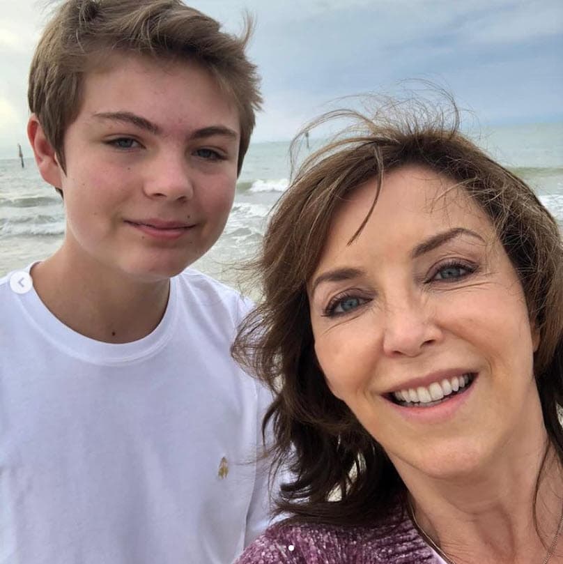 Además de su primogénita, 
<b>Laura tiene tres hijos más</b>, uno biológico y dos más adoptados.
<b> Patricio </b>también es producto de su matrimonio con José Ramón Diez.
<br>