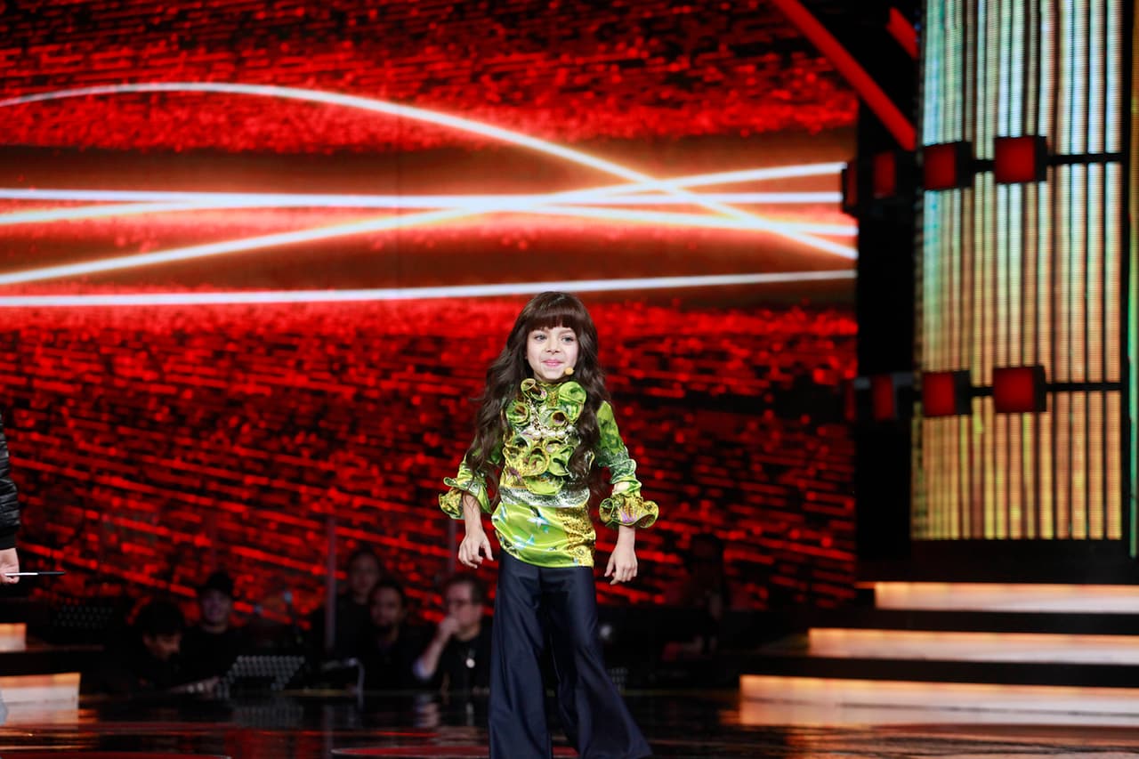 "Porque es muy dulce, es muy bonita y los dos estamos enamorados", reconoció el líder de los 'súper sabios'.