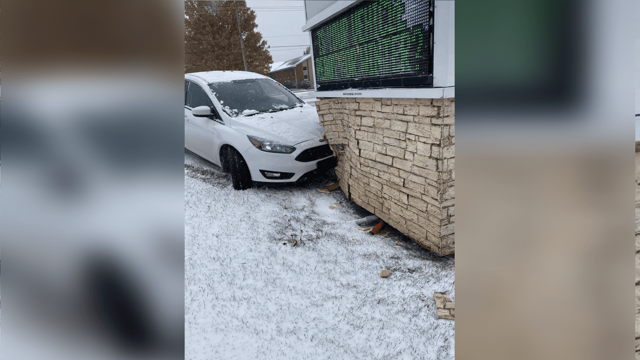 "¿Tu vehículo está listo para el invierno?": El irónico momento capturado por la policía de Plainfield, Illinois
