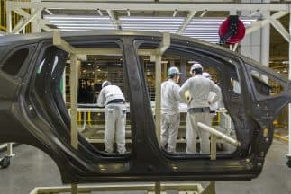 La caída del precio del petróleo favoreció la exportación de automóviles de México a EEUU