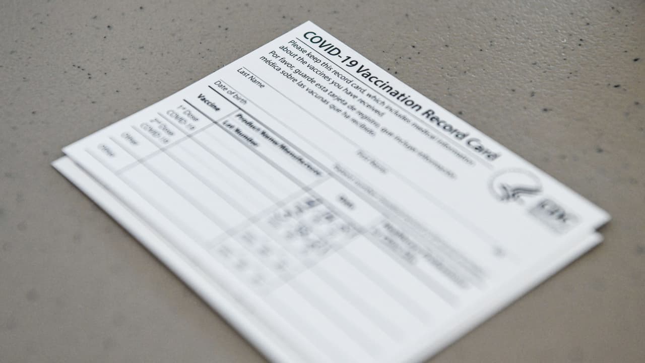 ¿Qué opciones hay para jóvenes de LAUSD que no han presentado prueba de vacunación y tienen actividades extraclase?