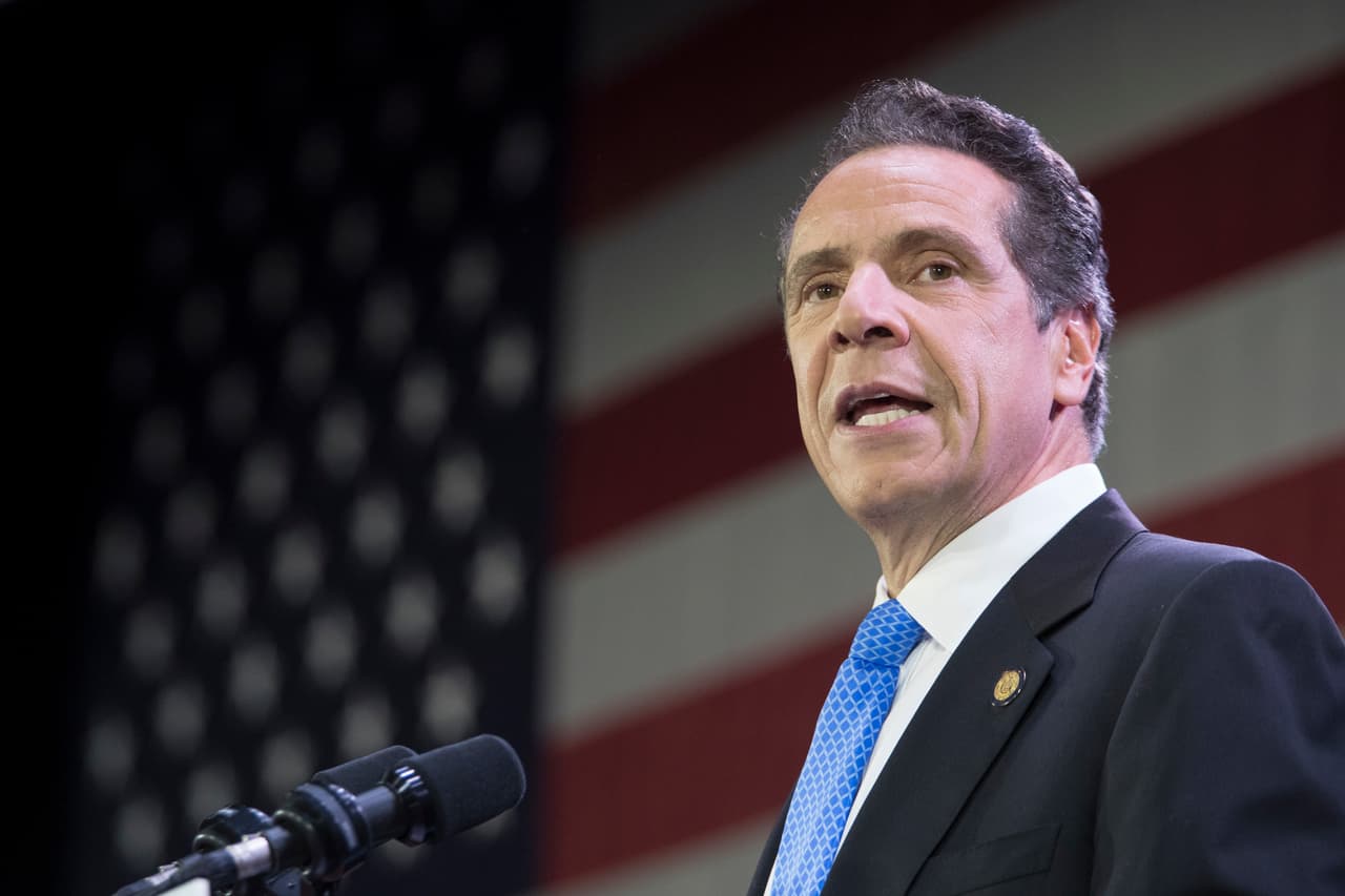 <b>Andrew Cuomo, 60 años. </b>Es gobernador de Nueva York desde 2011. Fue Fiscal General de ese estado (2007-2010) y Secretario del Departamento de Vivienda y Desarrollo Urbano de la administración Clinton (1997 2001). Venció a Cynthia Nixon, una conocida actriz de tendencia liberal que intentó arrebatarle la candidatura por el partido demócrata para las elecciones de noviembre de 2018.
