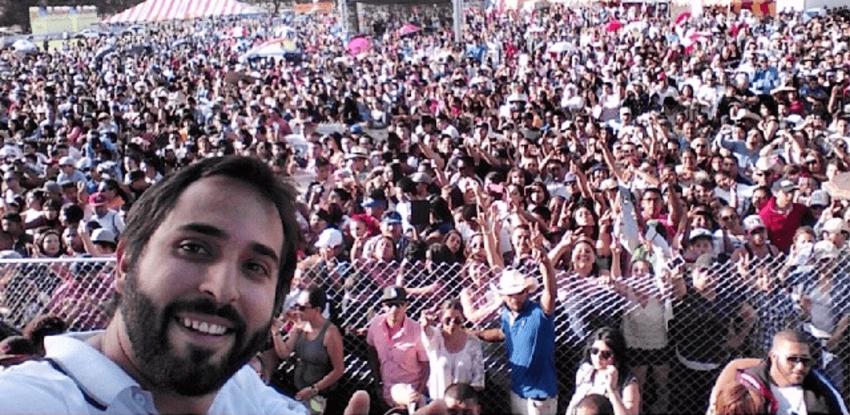 El esfuerzo de Ivan por salir adelante en su trayectoria como locutor ha significado la aceptación de su publico.