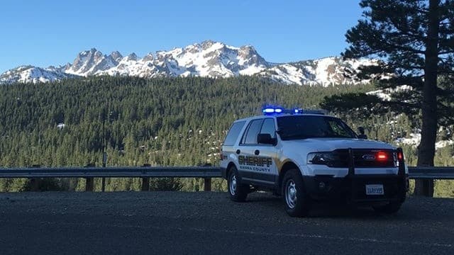 Un adolescente pasa 30 horas en un bosque huyendo del hombre que mató a su padre cuando le pedían una dirección