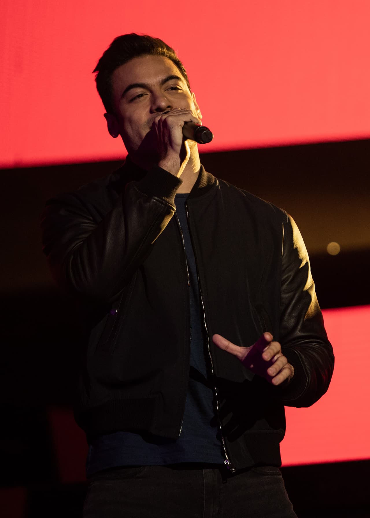 El cantante mexicano Carlos Rivera es el conductor de la entrega 19 de los premios Latin GRAMMY. ¿Cantará?