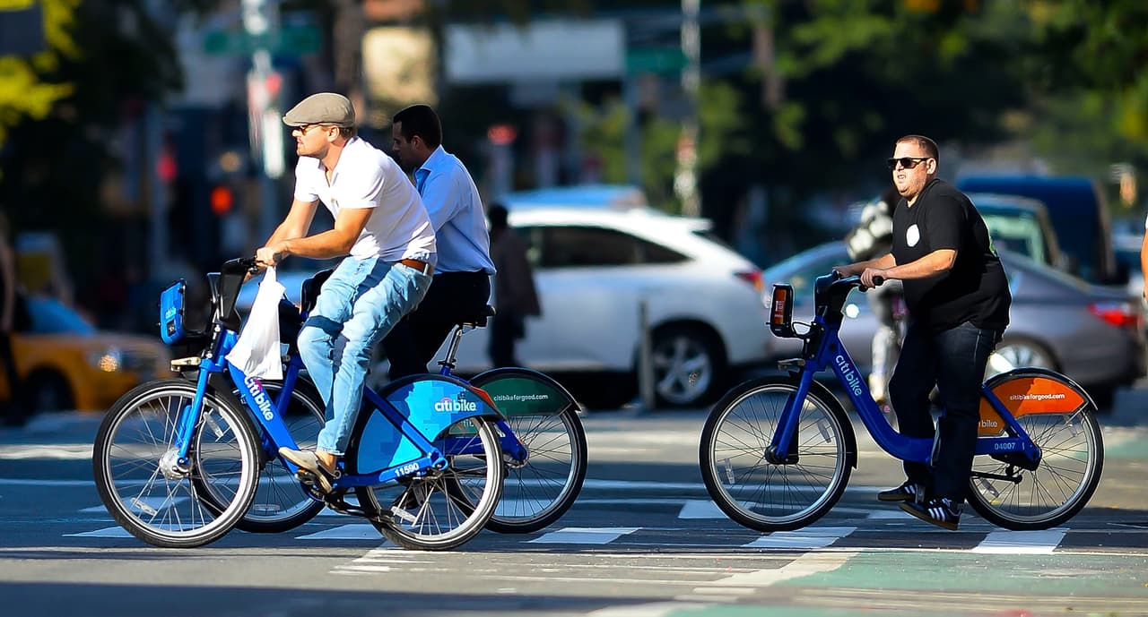 Jonah iba un poquito detrás.