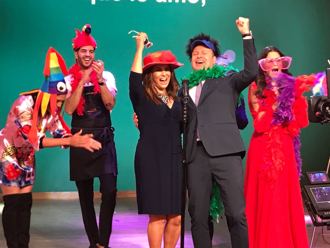 ¡Bravo Myriam! Gracias por participar en este romántico karaoke.