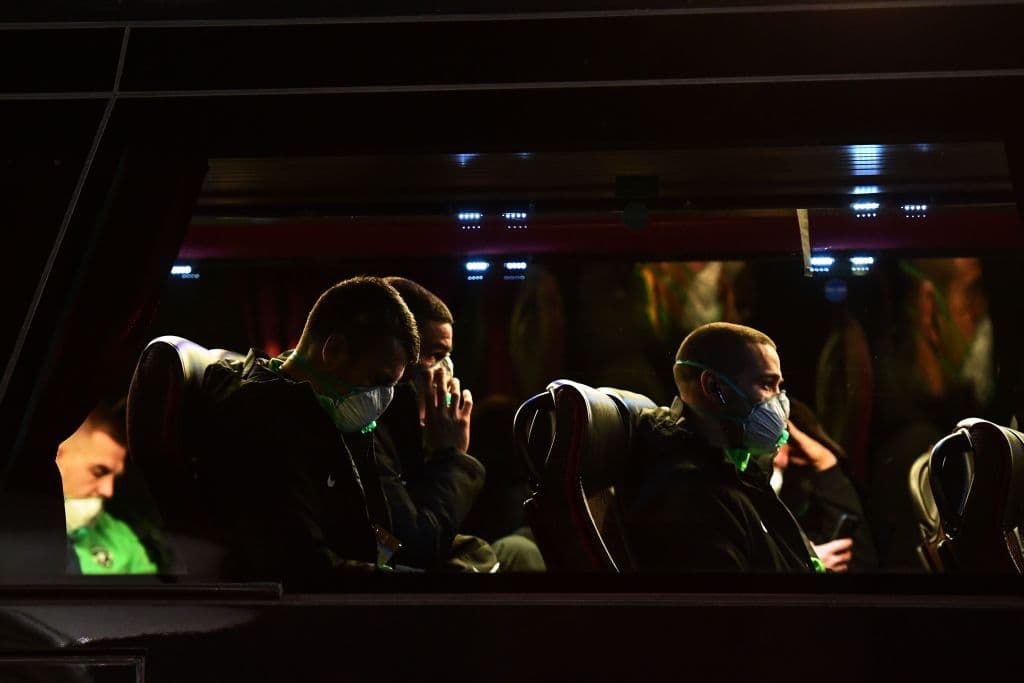Tras la amenaza latente del coronavirus en Italia, jugadores del Ludogorets llegaron con mascarillas al partido contra el Inter a puerta cerrada.