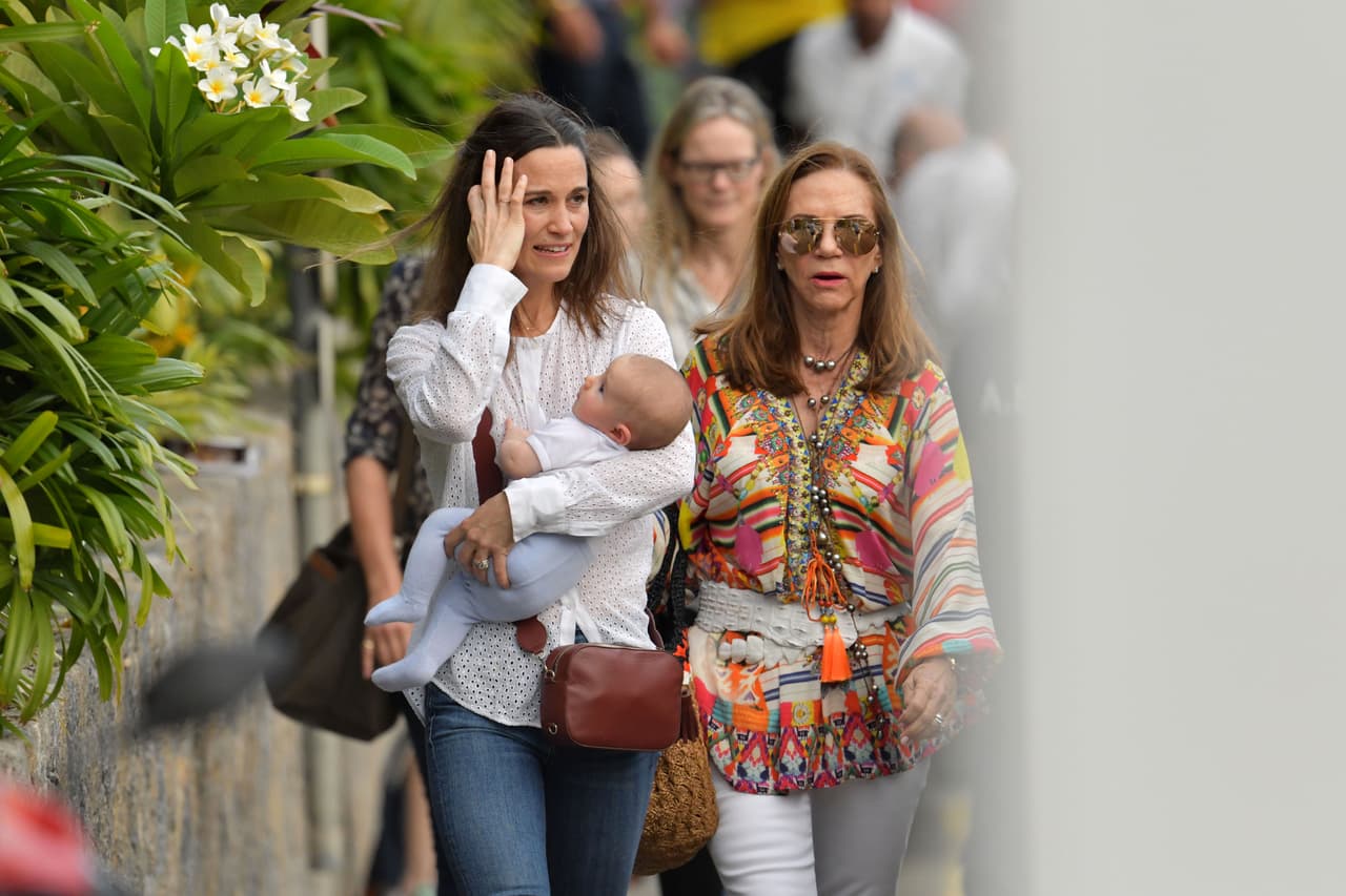 Esta no es la primera vez que la hermana de Kate Middleton sale de paseo con su hijo, sin embargo, en ocasiones anteriores no se podía ver claramente al bebé.