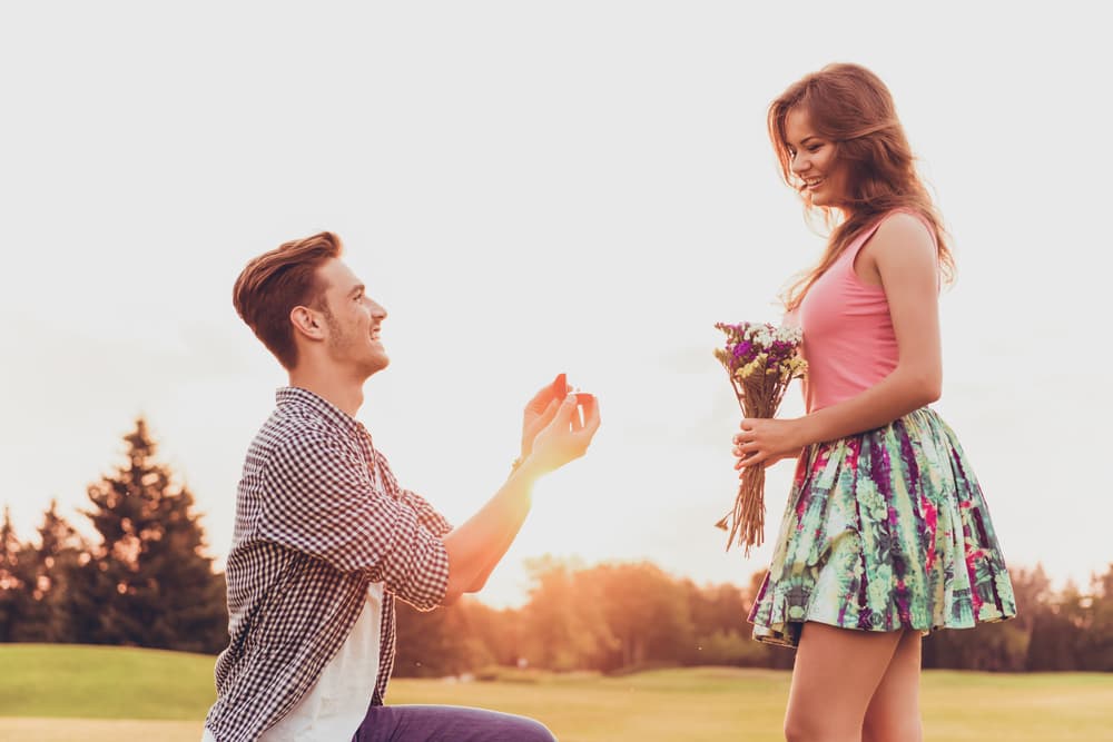 En este Mes de la Serpiente se acentúa tu compatibilidad amorosa con el Buey
<br>
<br>
<b>Oportunidades que debes aprovechar este mes: </b>Aceptar esa formalización de compromiso sentimental o contrato de trabajo que representará un giro de ciento ochenta grados en tu estilo de vida.
<br>
<b>Peligros que debes evitar:</b> La tendencia a discutir con personas que opinan diferente a ti por razones políticas, sociales o religiosas. Ese tipo de discusión, cuando el interlocutor es alguien fanático, que no razona, está prejuiciado y no es inteligente, no conduce a nada positivo.