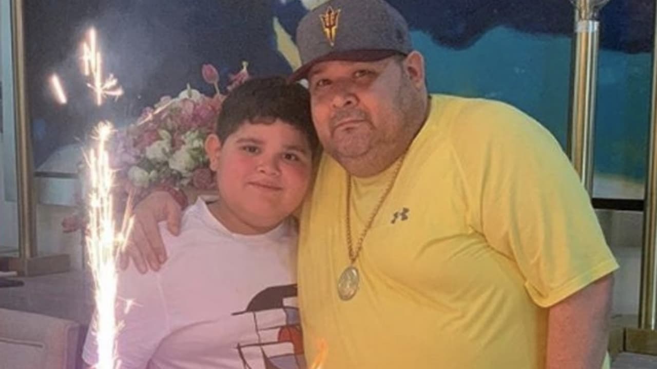 El Coyote explota contra sus seguidores cuando criticaron el peso de su hijo