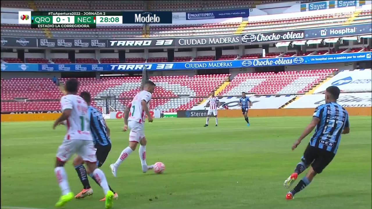 ¡TIRO ATAJADO! disparo por Édgar Méndez.