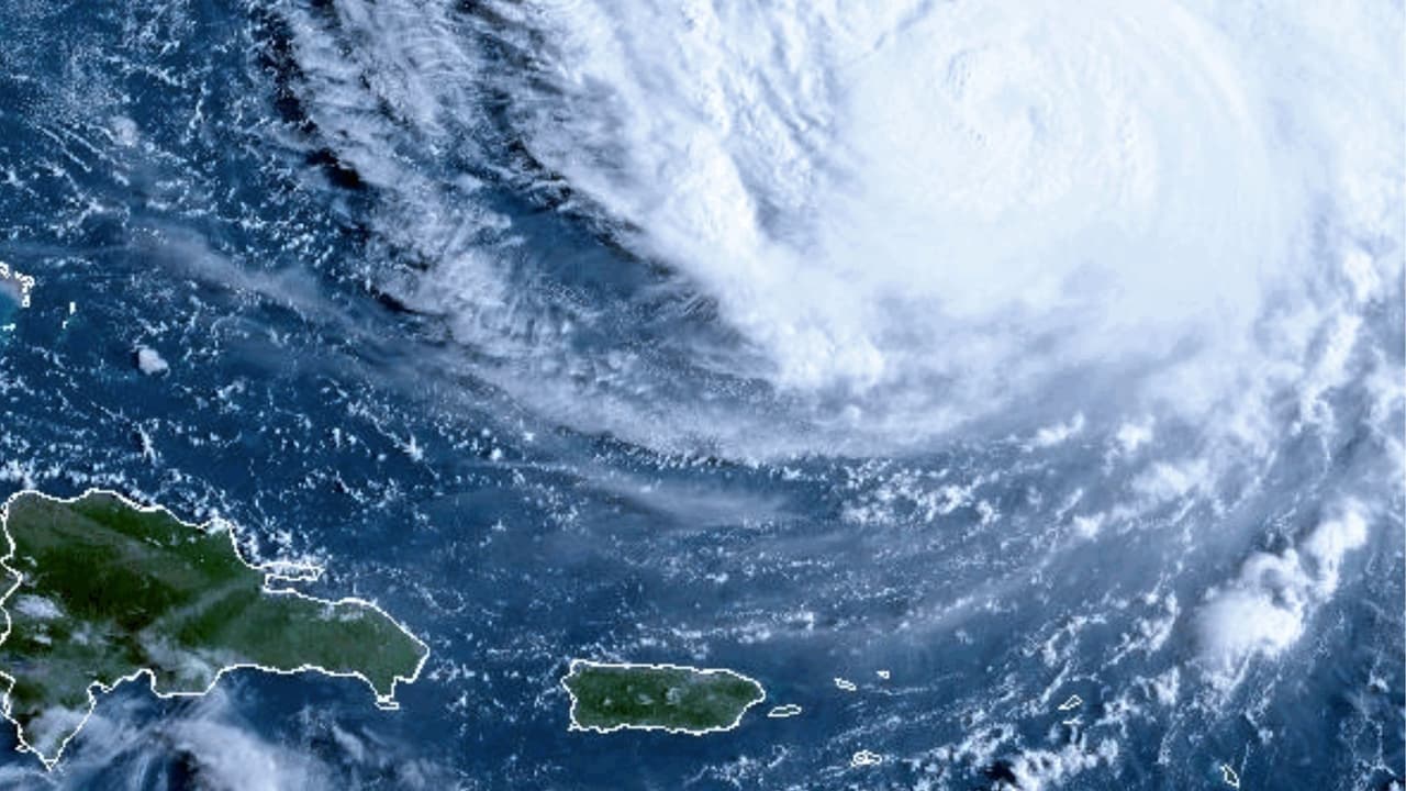 Huracán Lee genera marejadas y corrientes peligrosas en Puerto Rico