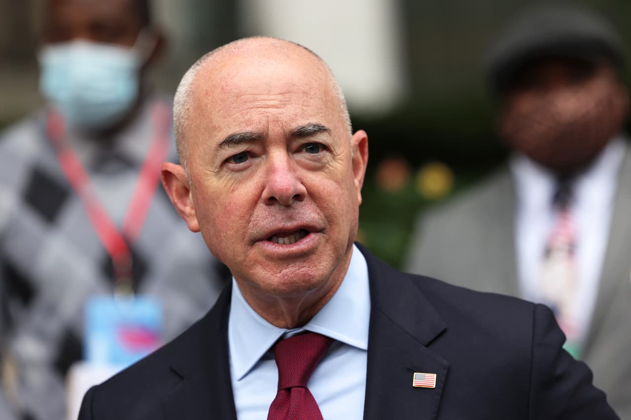 Mayorkas explica cómo operará el DHS en la frontera sur una vez desaparezca el Título 42