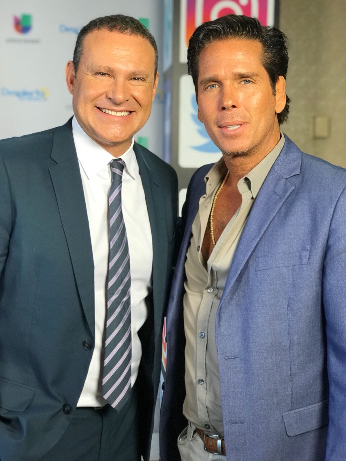 Alan se divirtió escuchando sus historias y la manera tan divertida de responder a los que critican su forma de ser.