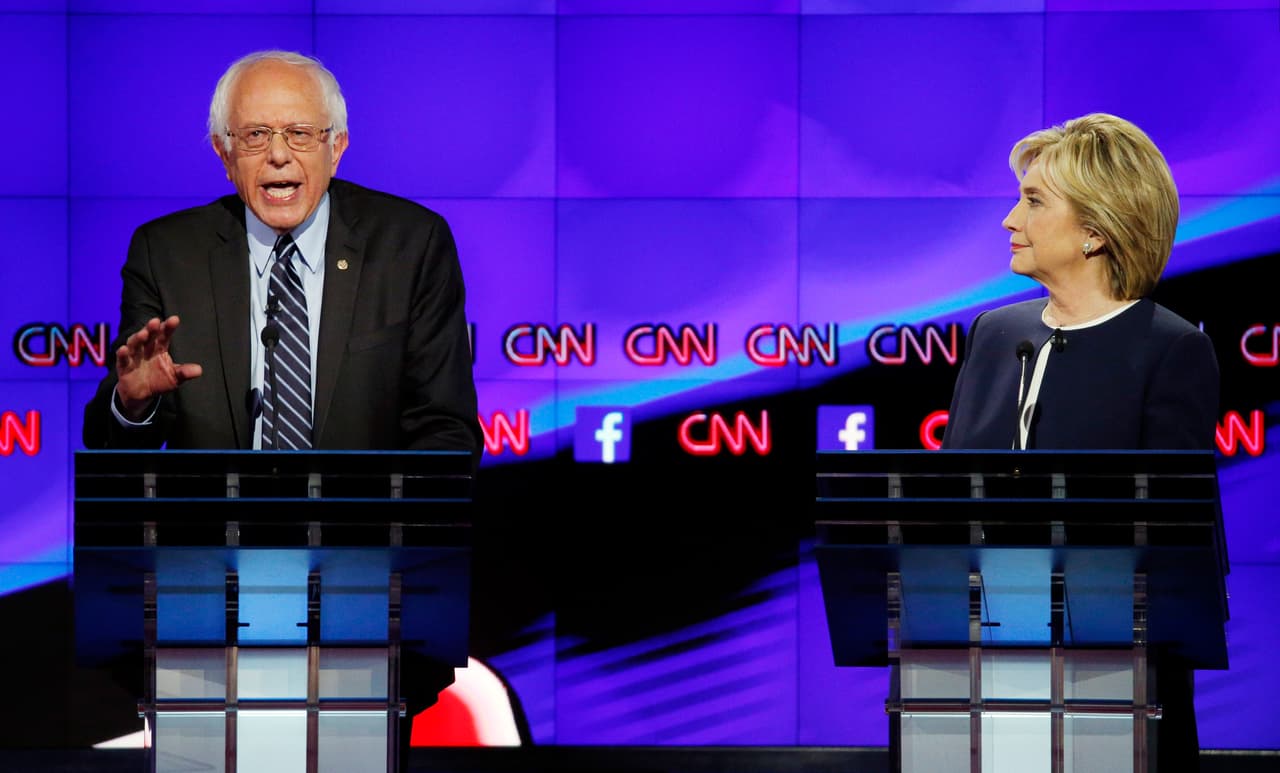 Clinton y Sanders se pelean por las armas