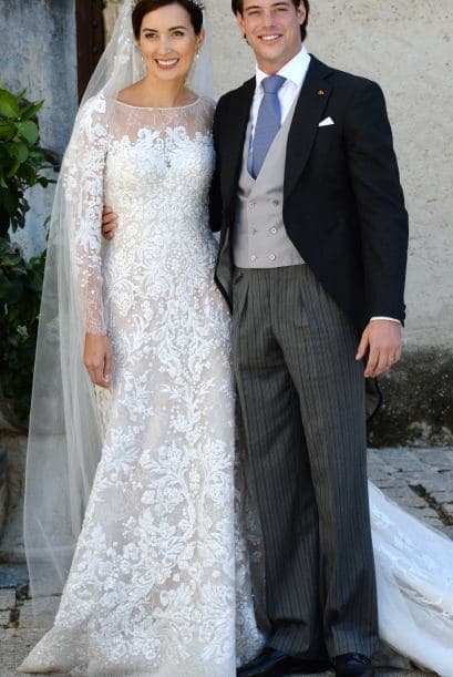 Una opción sería un vestido como el de la esposa del príncipe de Luxemburgo, Claire Lademache, este vestido tiene muchos detalles y fue creado por el diseñador de alta costura Elie Saab.