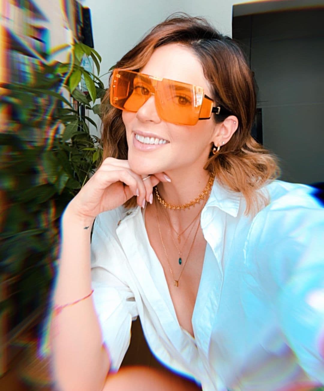 "Después de un gran y fuerte cierre de ciclo, bienvenida nueva yo. Gracias a todo lo aprendido, a todo lo recorrido, a todo lo superado y lo que no logré también gracias porque aprendí. Soy un nuevo descubrimiento de mí misma", externó Cedeño al mostrar un radical cambio tras culminar su personaje de Regina Rueda.