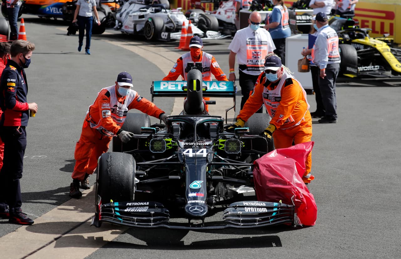 Lewis Hamilton consiguió el primer sitio en el Circuito de Silverstone. Verstappen y Leclerc completaron el podio. Ricciardo y Norris llegaron en cuarto y quito, respectivamente. Stroll, compañero de Checo Pérez, terminó en el noveno puesto. El próximo fin de semana se correrá la carrera del septuagésimo aniversario.