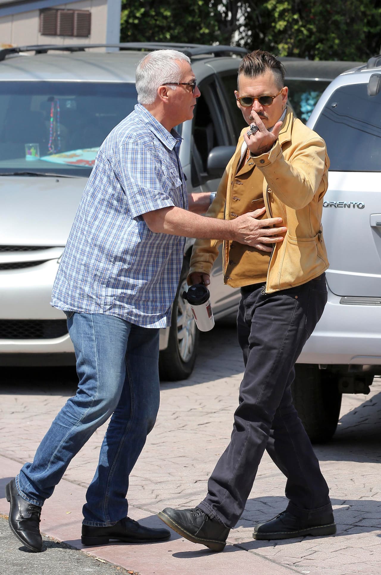 Afortunadamente su acompañante logró detenerlo.