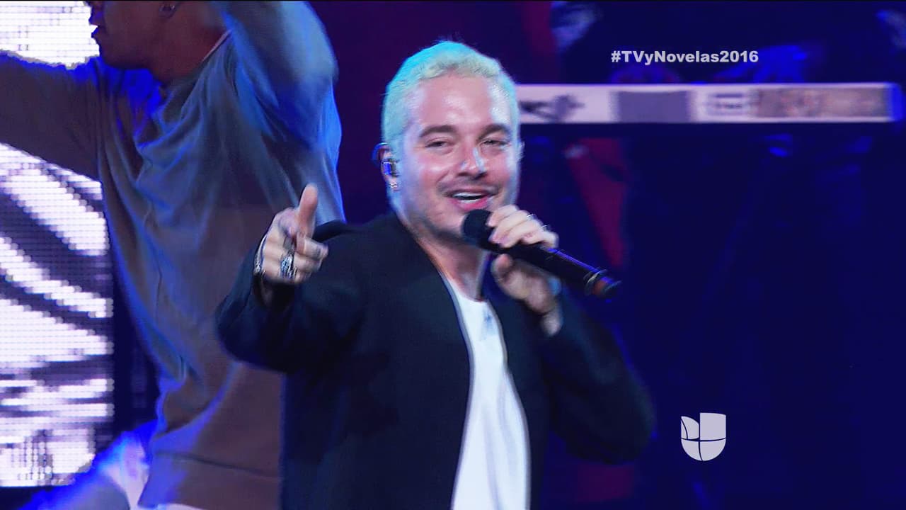 Además, interpretó otro de su grandes temas, "Ay vamos".