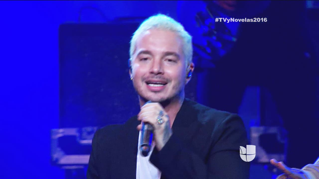 Sí que inauguró la noche con mucho sabor y candela.