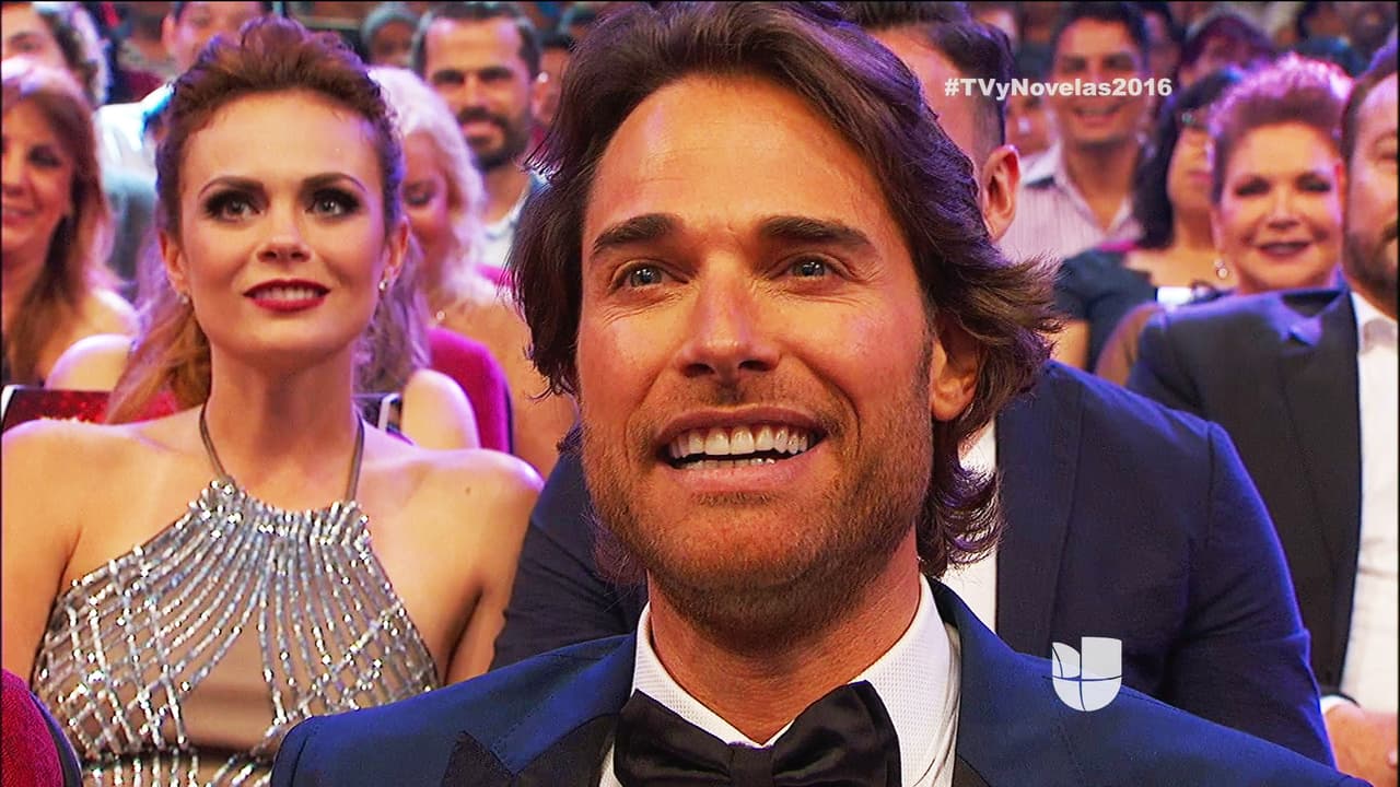 ¡Ahhh! Sebastián Rulli también dijo presente.