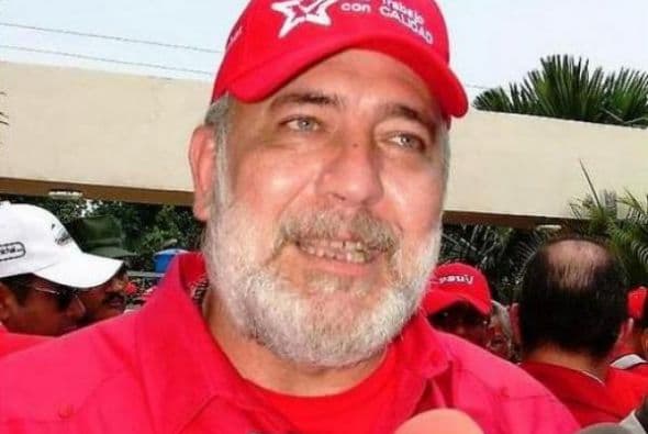 En estos días darán a conocer otra parte de la grabación que requerirá también de toda nuestra atención para ver si finalmente se puede llegar a alguna conclusión del por qué un chavista como Mario Silva abre la cloaca del propio chavismo con propósitos aún no determinados. El colmo es que dice lo mismo que ha venido diciendo la oposición y es que: “Hay ministros aquí, compadre, que no saben ni siquiera qué hacer”. Reconoce Silva, por consiguiente, que no son ministros por su capacidad sino por ser incondicionales a sus jefes superiores.