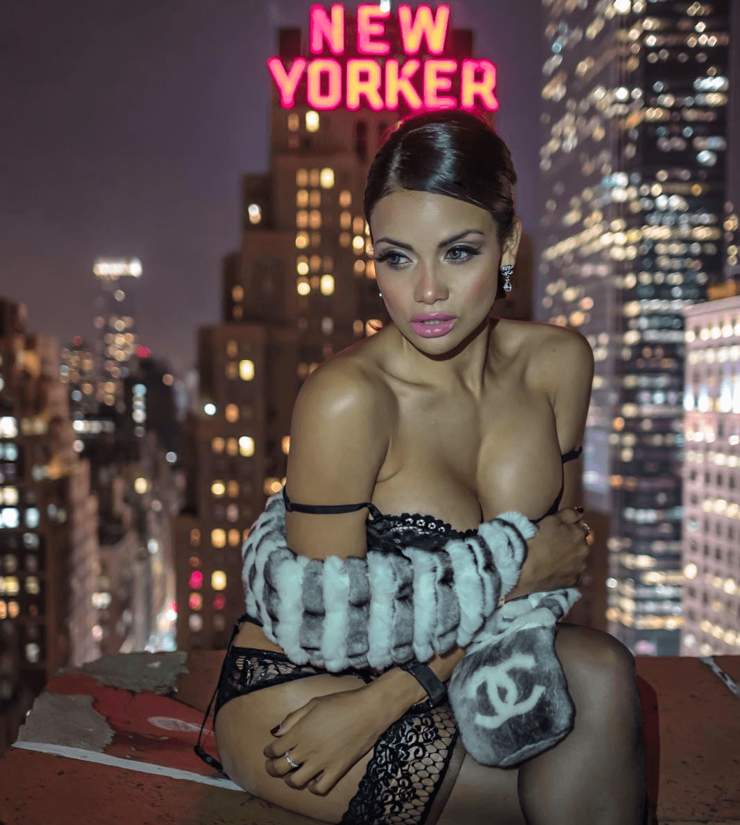 Las ofertas para modelar le surgieron tres años después de formar parte de la policía, contó Samantha Sepúlveda.