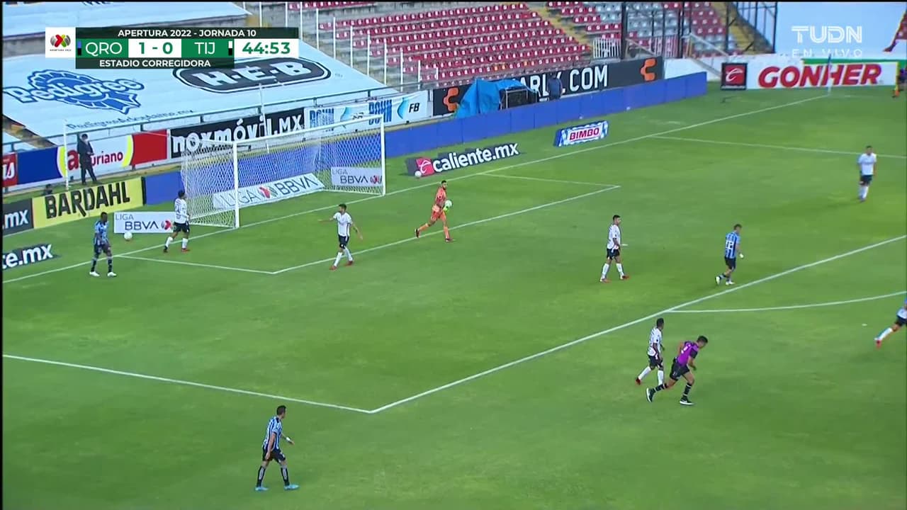 ¡TIRO ATAJADO! disparo por José Angulo.