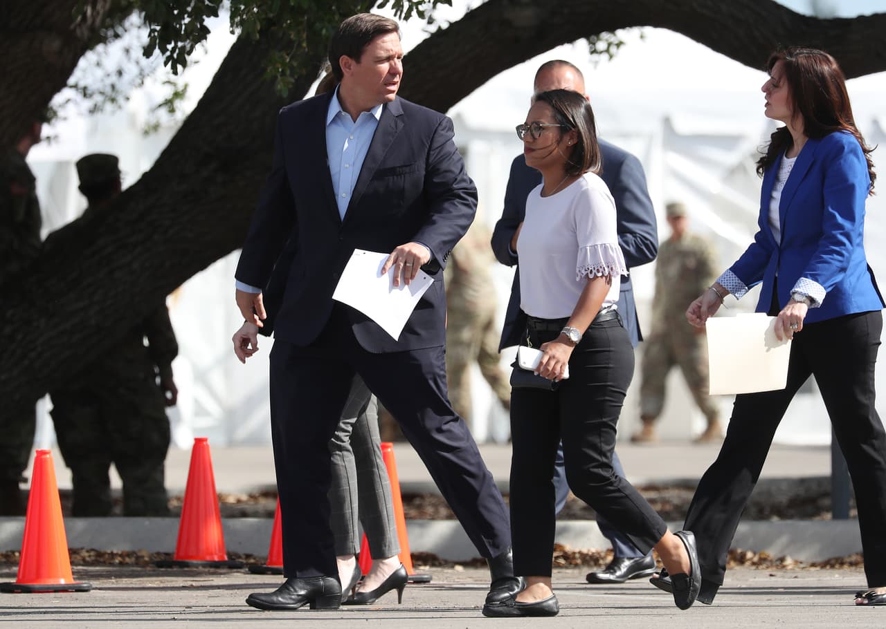 Residentes de Florida a la espera de que el gobernador DeSantis extienda la prohibición de desalojos, por el coronavirus