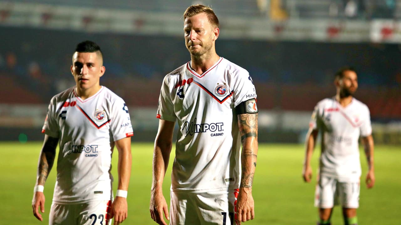 ¡No se acaban los problemas! Veracruz adeuda tres meses a jugadores y empleados