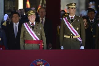 El nuevo Rey Felipe VI, tendrá la tarea de recuperar la credibilidad y el decoro, dilapidados por su padre.