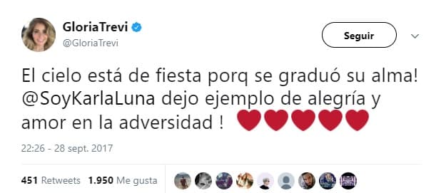 Con estas palabras: "el cielo está de fiesta porque se graduó su alma!".