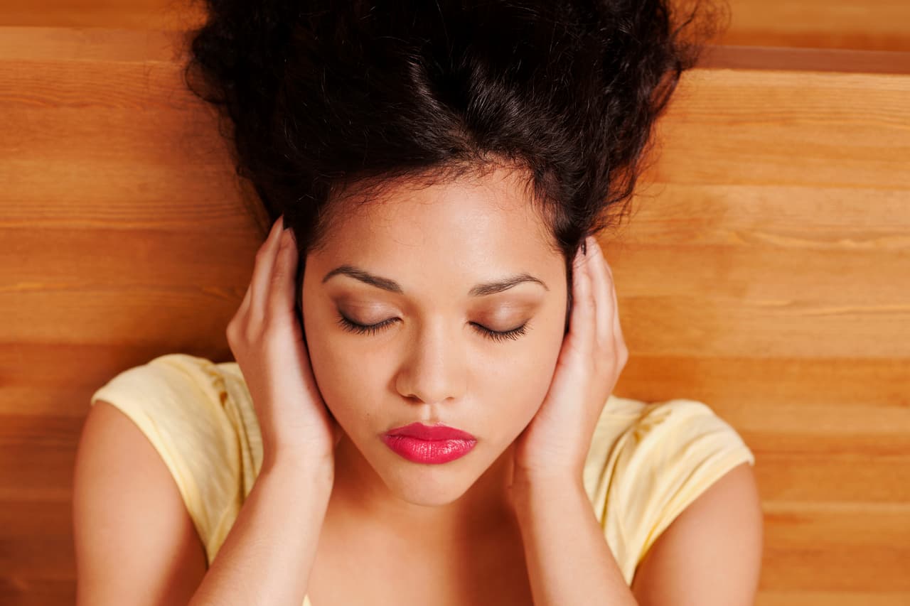 Decir y hacer lo primero que se te ocurra no solamente te causará problemas sociales sino de salud porque te incomodarás innecesariamente enfrentando opiniones agresivas y tratando de convencer a otros de tus puntos de vista.