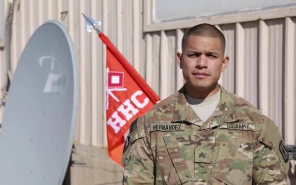 Irvin Hernández es de origen mexicano, y creció en un campo de Parlier, en el condado de Fresno.