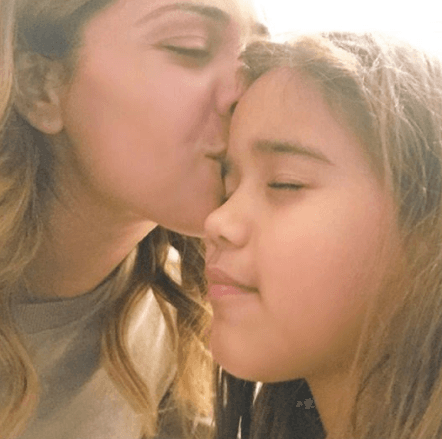 Para Karla Martínez el tiempo ha pasado muy rápido y no puede creer lo grandes que están sus hijas.