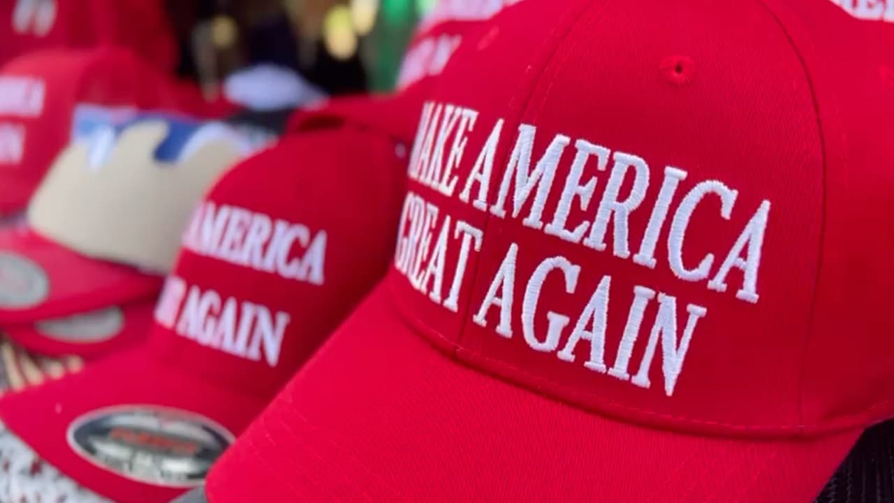 Además, se espera la aparición especial de Robert F. Kennedy Jr., quien renunció a su candidatura independiente a la presidencia y dio su apoyo a Donald Trump.