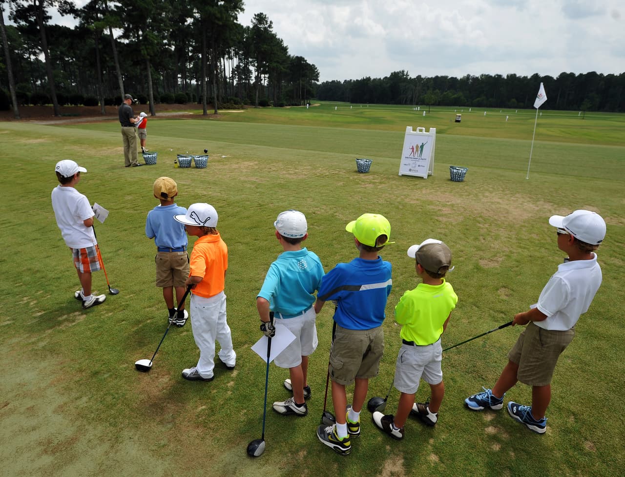 <b>Johns Creek, Georgia</b>
<br>Fue catalogada como la 3 ciudad más segura de Estados Unidos. A menudo es reconocida porque en 2017, el ayuntamiento lanzó una resolución de iHeart destinada a mejorar la salud y el bienestar en toda la comunidad. 
<br>
<br>
<b>Población: </b>85,048. 
<br>
<b>Ingreso promedio: </b>$113,609. 
<br>
<b>Tasa de graduación:</b> 96.0%. 
<br>
<b>Tasa de delincuentes sexuales (por cada 10.000):</b> 0.40. 
<br>
<b>Promedio de seguridad: </b>97.07.