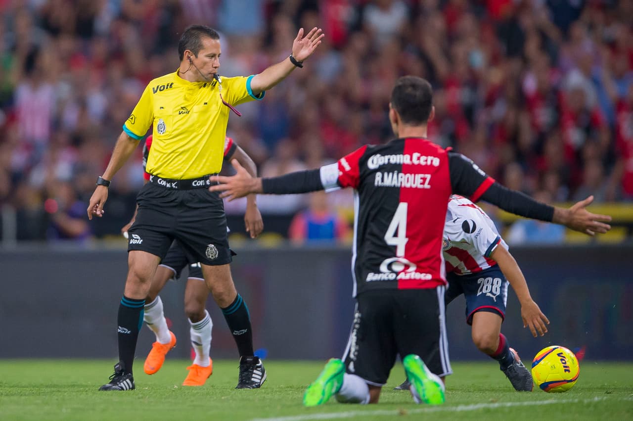 Rafael Márquez jugó su último partido en el Jalisco en la victoria del Atlas sobre Chivas. Los Rojinegros ganaron 1-0, el capitán del Tri y la Selección Mexicana tuvo una destacada actuación, y al final se llevó el cariño de propios y extraños.