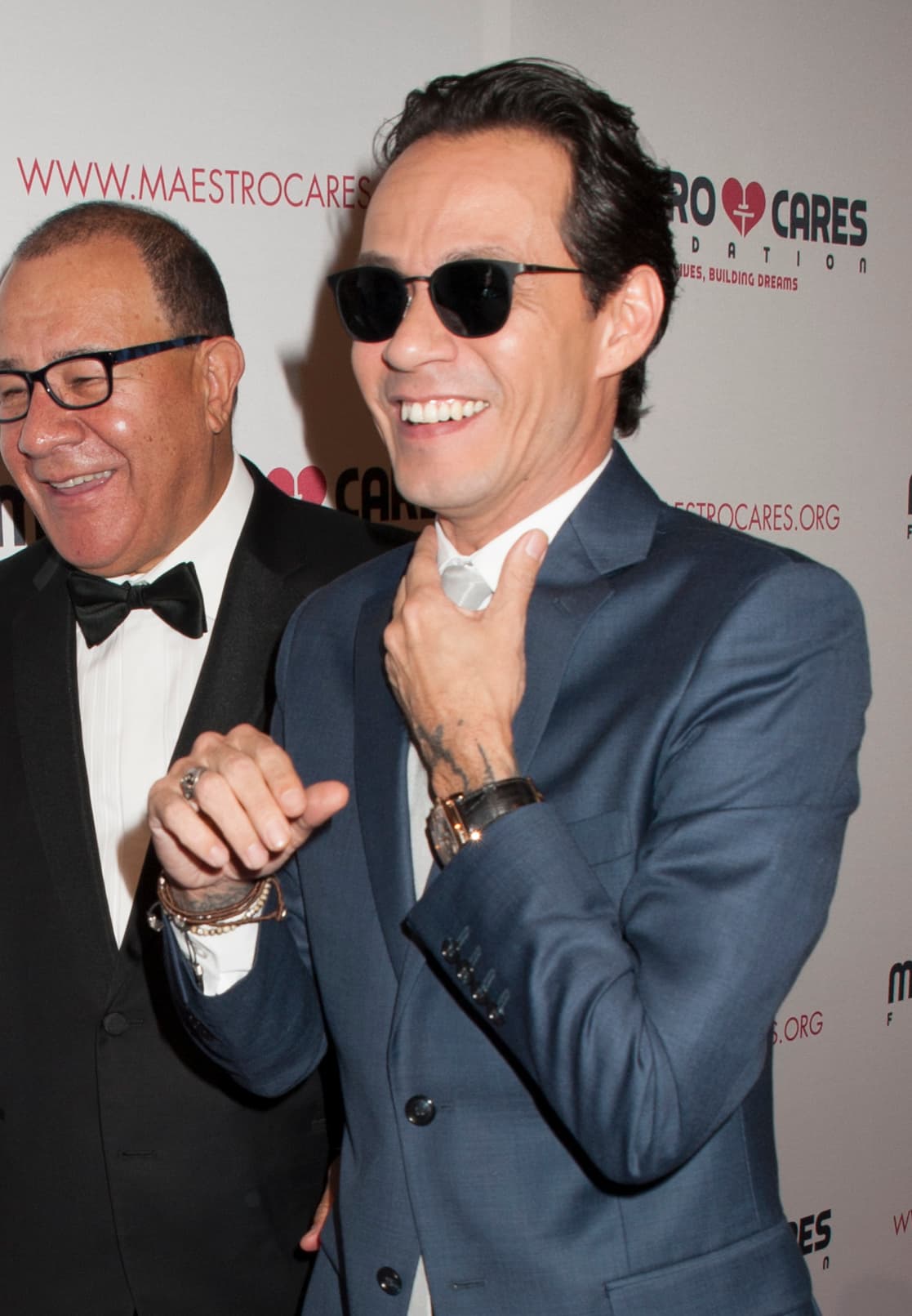 Marc se preocupa por la juventud latina.