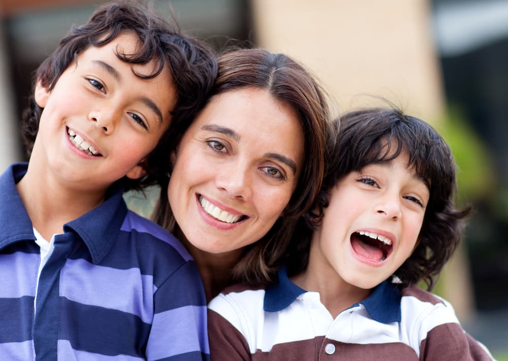 <b><u>Rata (1912/1924/1936/1948/1960/1972/1984/1996/2008) </u></b>
<br>Las madres nacidas bajo el signo de la rata son sumamente protectoras, tienen muchos recursos en todo momento para sacar adelante la familia en tiempos difíciles, es característico de madres solteras, o divorciadas o viudas, aquellas que han sabido sacar fuerzas de sus debilidades, son altamente imaginativas, creativas, se le ocurren muchas cosas para proveer de todo a su familia.